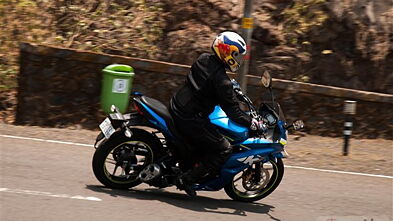 Suzuki Gixxer SF Price, Images, Colours, Mileage &amp; Reviews ...