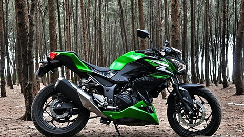 Kawasaki Z250 Price, Reviews, Spec, Images, Mileage, Colours | Bikewale